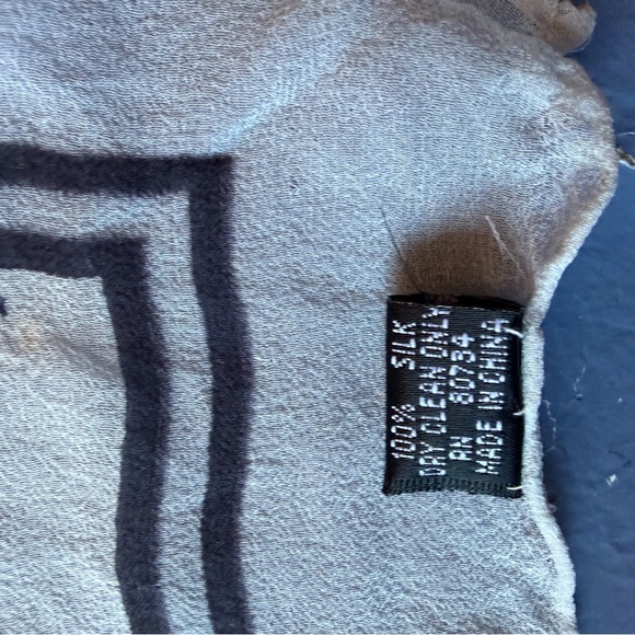 Silk Scarf-BCBG Sheer Patterned Scarf, Beautiful - Picture 4 of 11